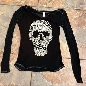 Grunge skull long sleeve